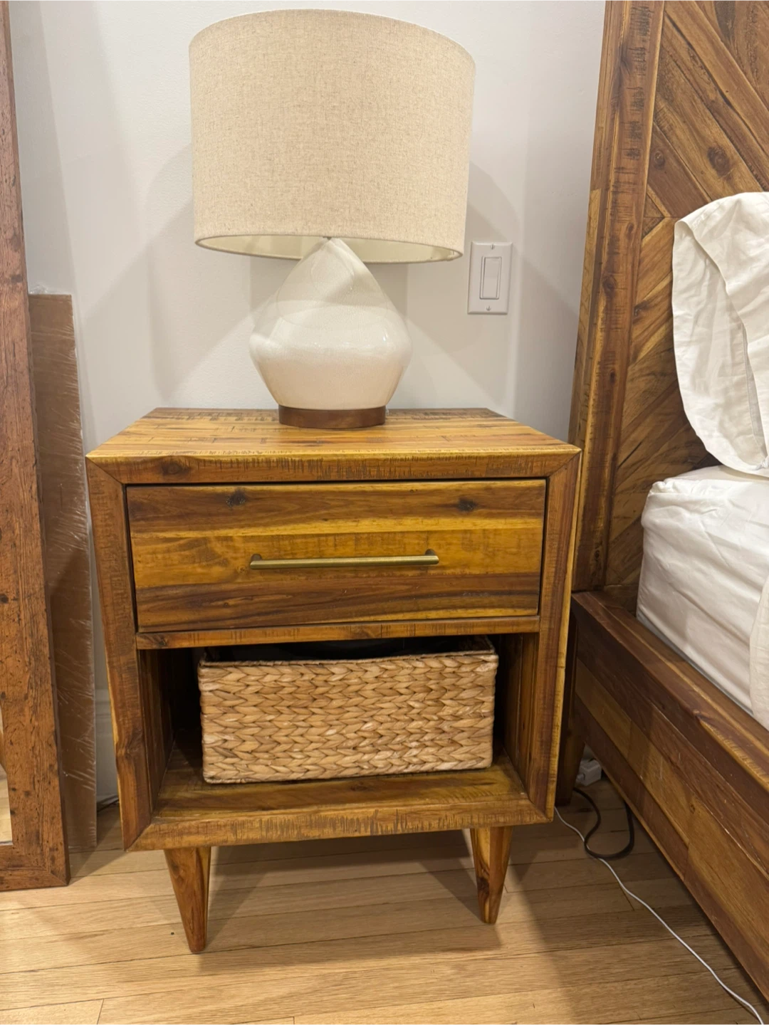 Nightstand (2)