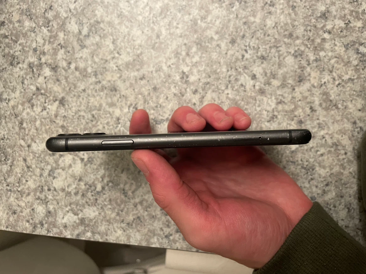 Apple iPhone 11 - photo 4