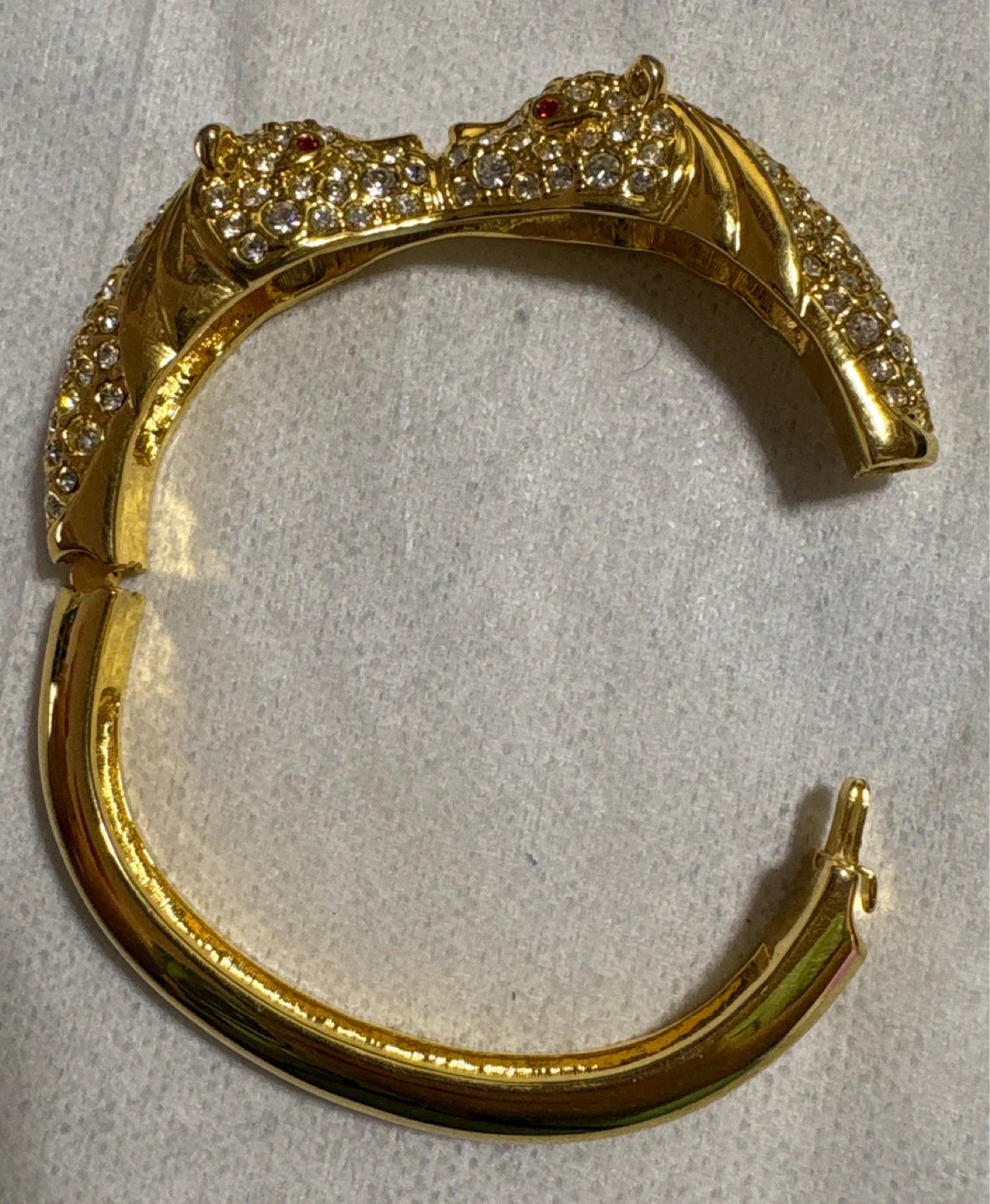 Gold Tone Crystal Encrusted Head Bangle Bracelet⚽️