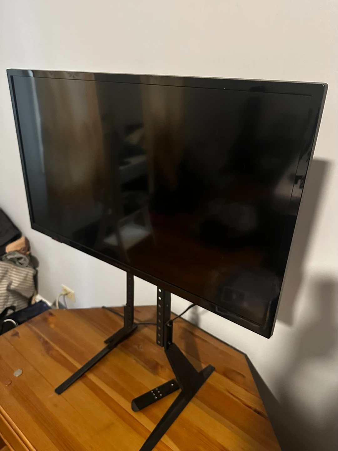 33 Inch Amazon Fire TV with Stand & Remote - photo 3