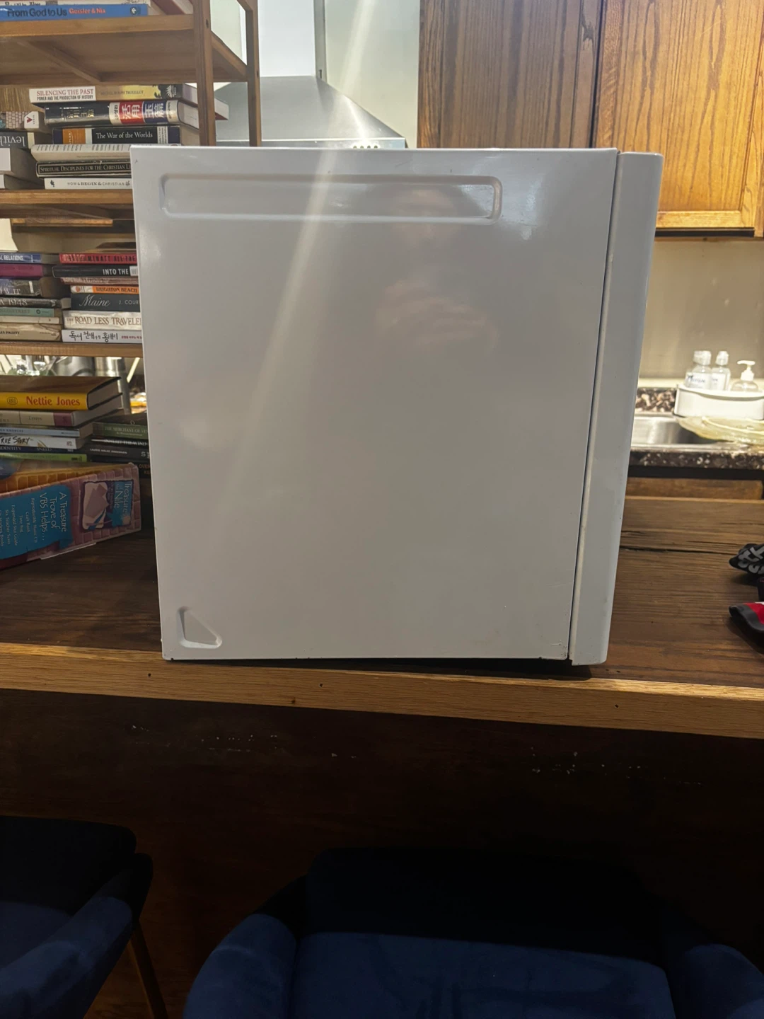 White GE Microwave Oven - photo 4
