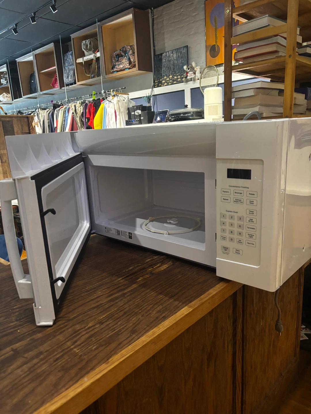 White GE Microwave Oven - photo 5