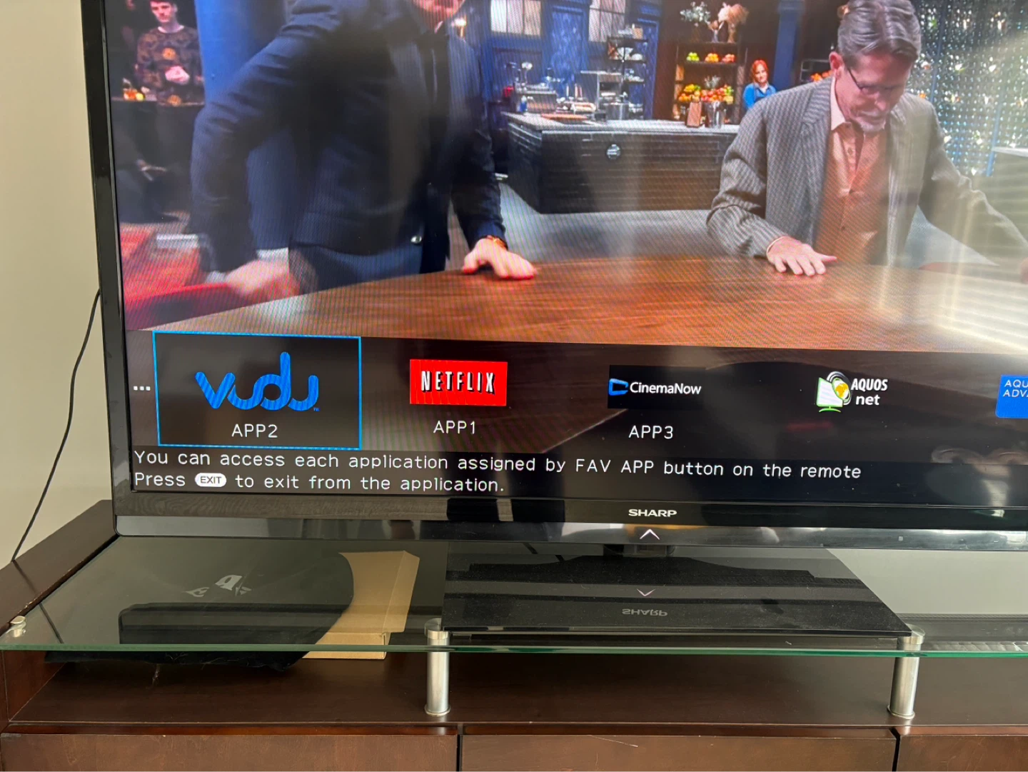 Sharp Aquos Quattron HDTV - photo 4