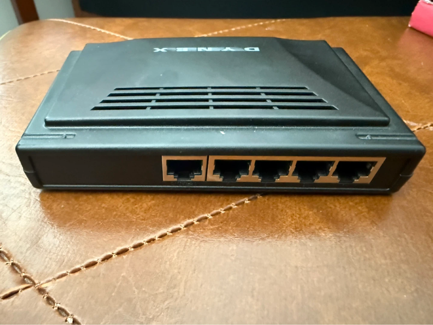 Dynex 5-Port 10/100 Fast Ethernet Switch