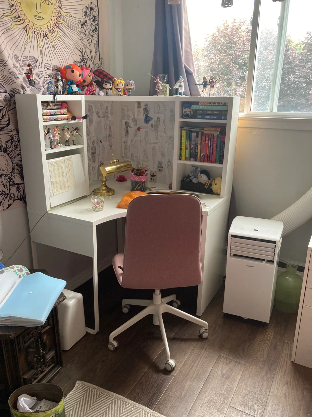 White L-Shaped Desk with Hutch and Pink Office Chair