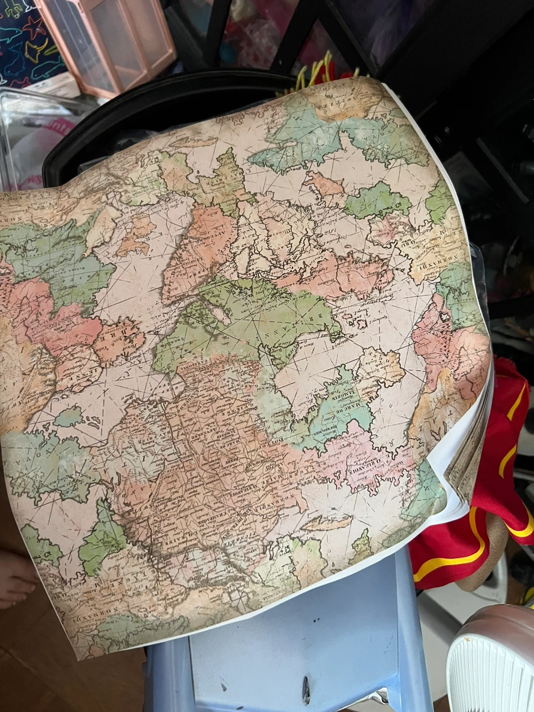 Vintage Style World Map paper ⚽