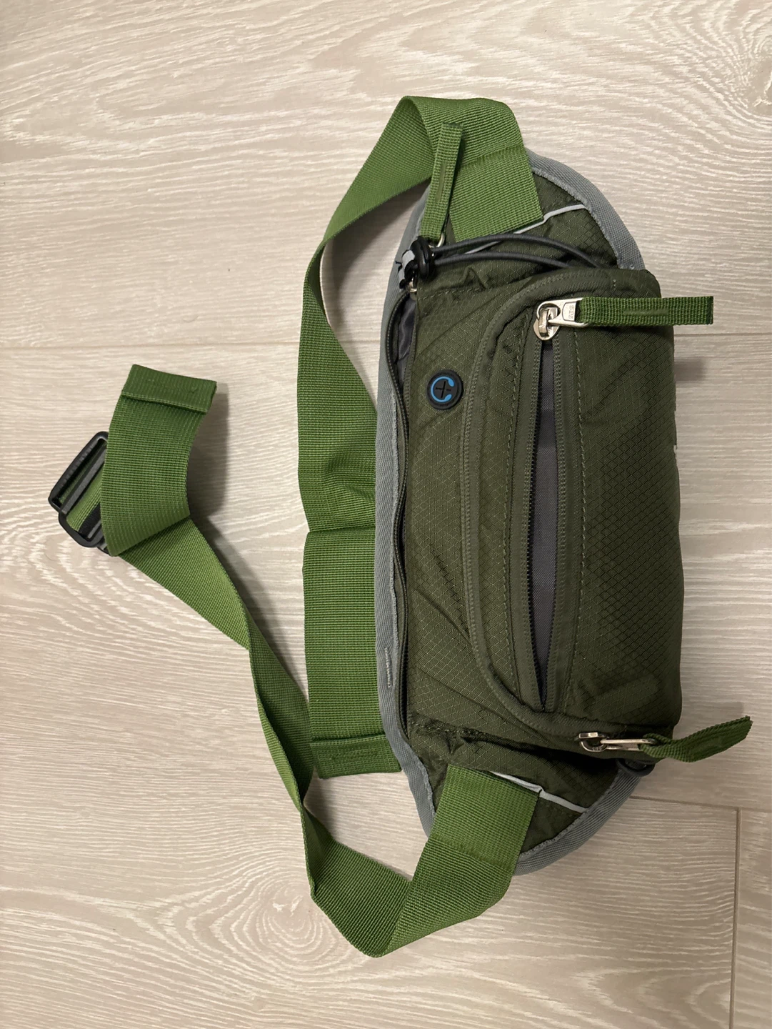 Assorted Handbags and Lunch Bag - photo 2