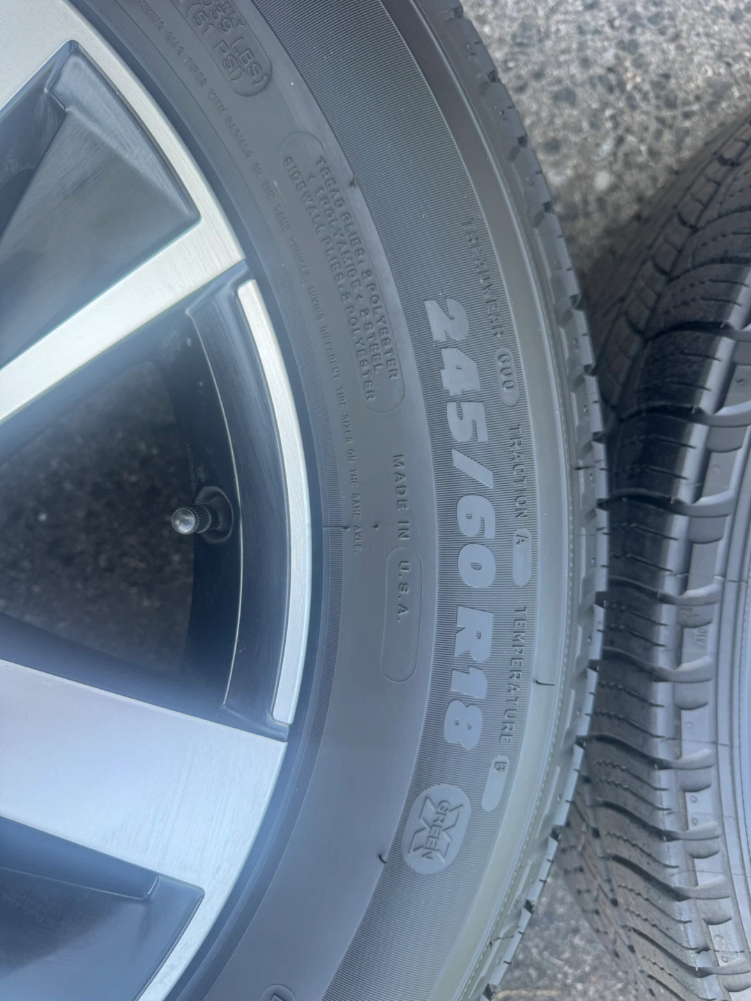 Volkswagen Atlas OEM rims on Michelin all season tires - photo 5