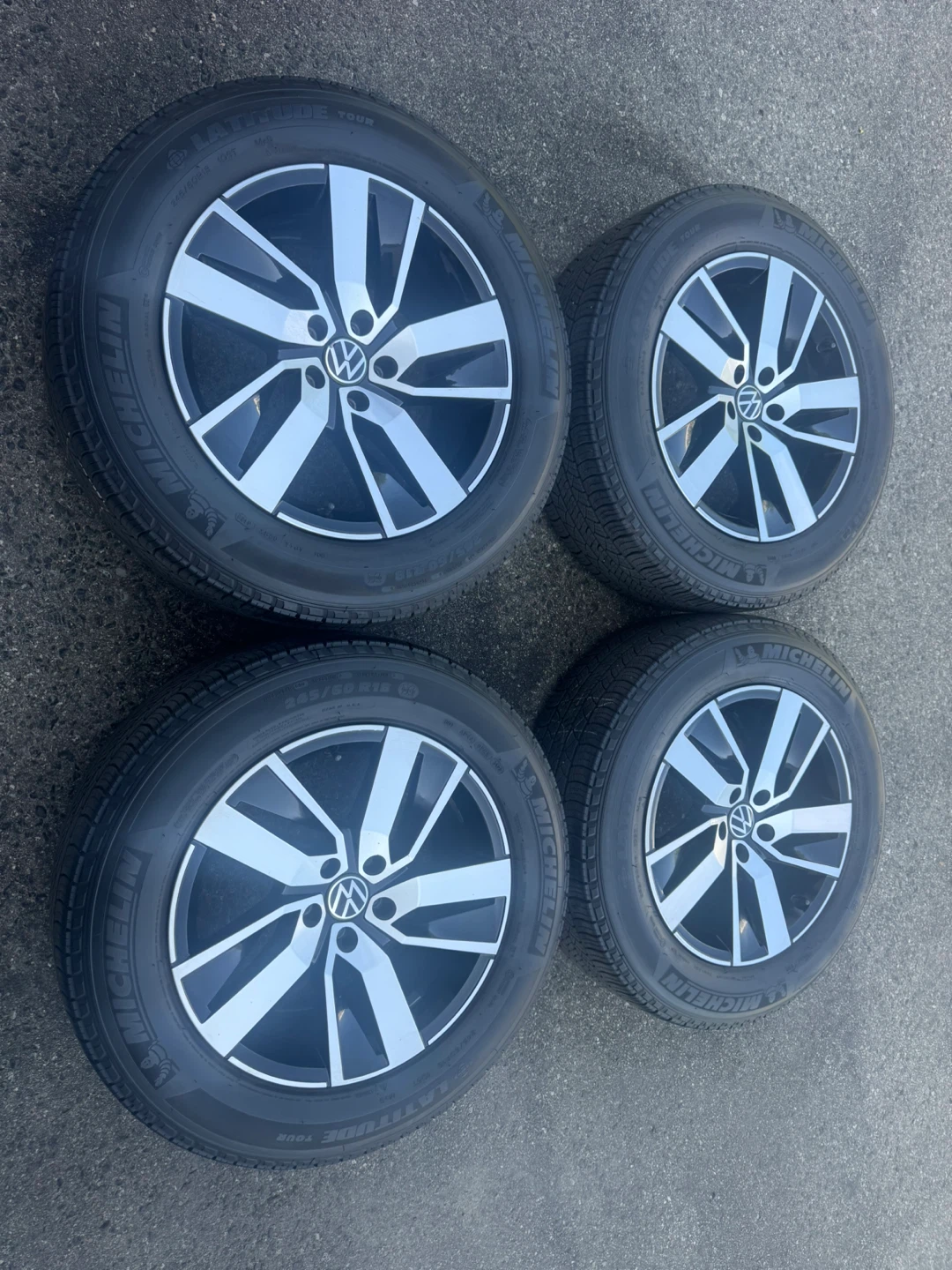 Volkswagen Atlas OEM rims on Michelin all season tires