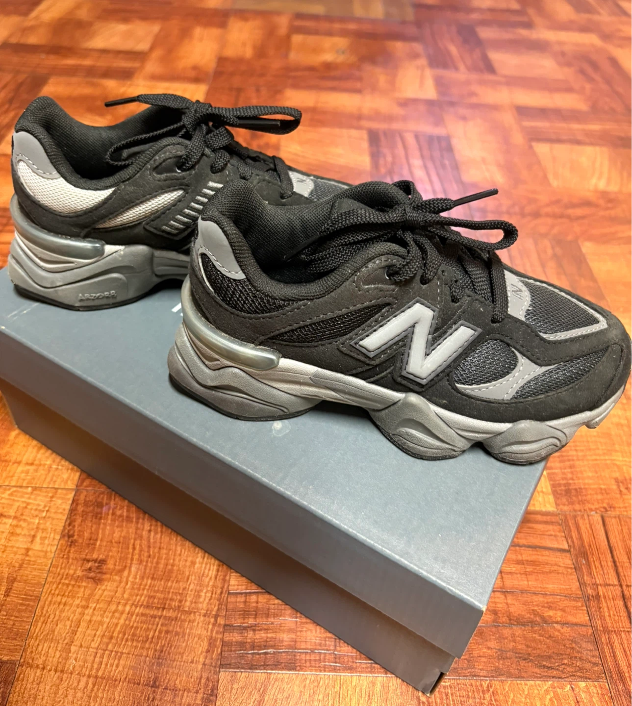 New Balance 9060 - Boys Preschool. Size 13.0
