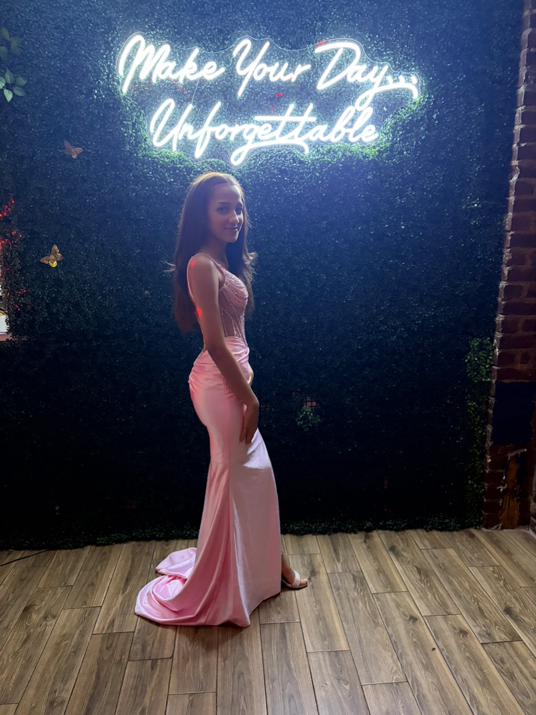 Vestido de Gala Rosa Satinado con Corsé de Pedrería Talla 0 - photo 2