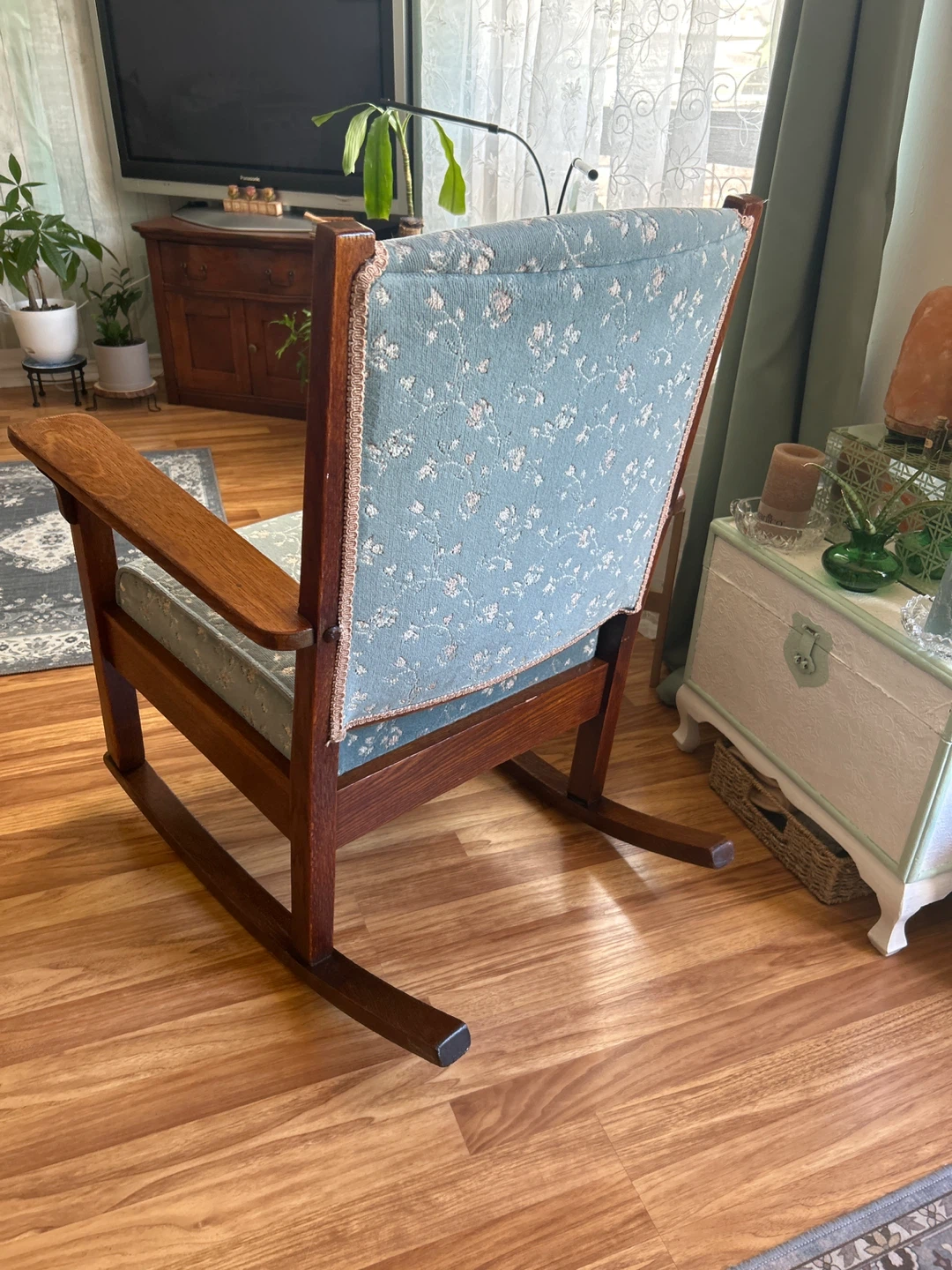 Antique Oak hand crafted Upholstered Rocking Chair - photo 3