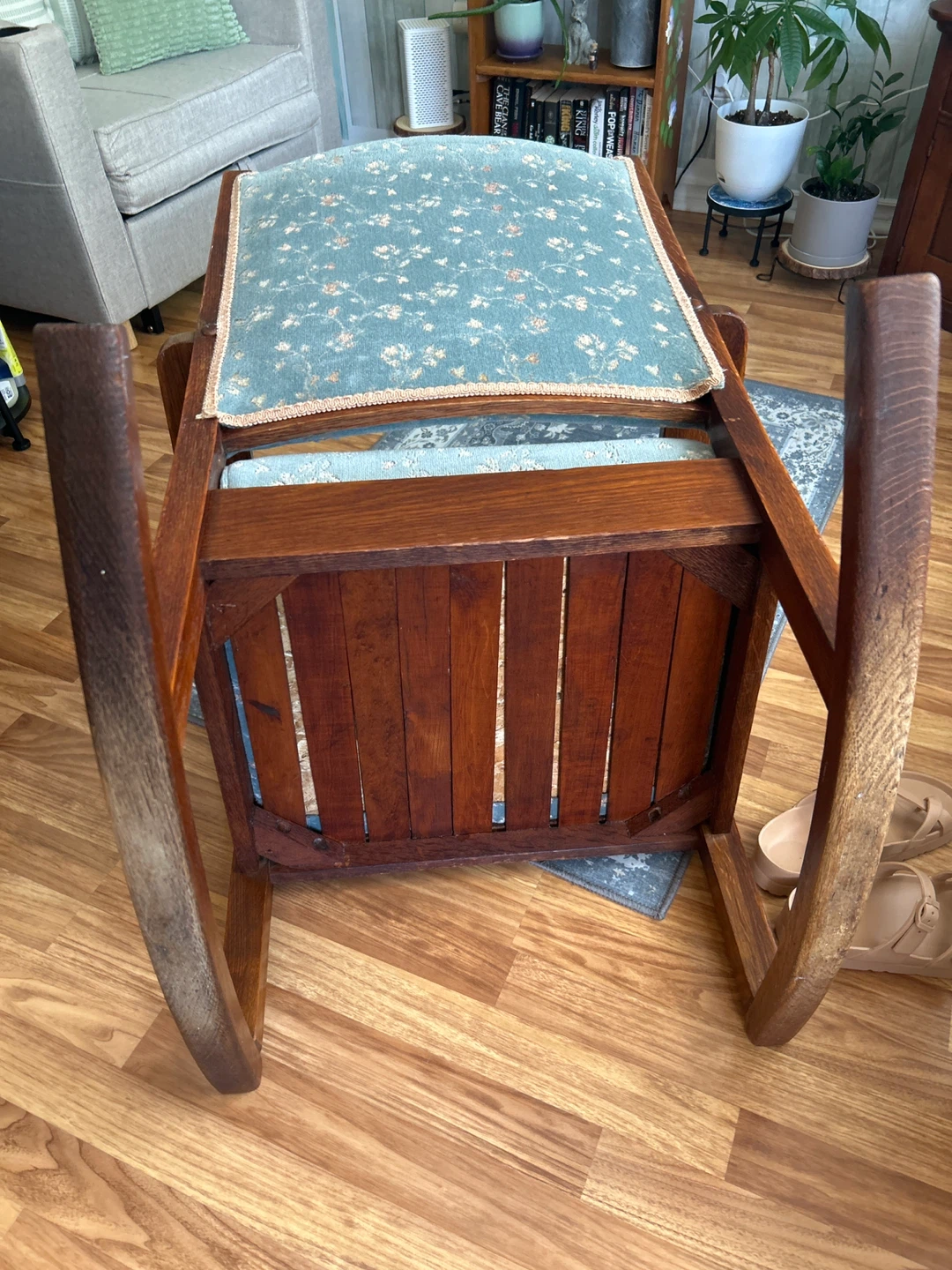 Antique Oak hand crafted Upholstered Rocking Chair - photo 4