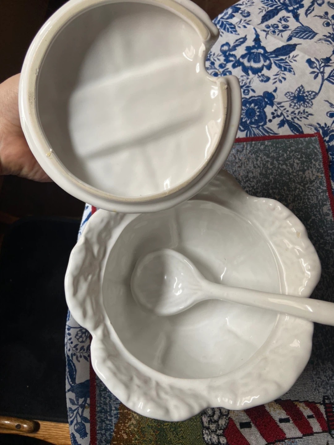 White Cabbage Serving Bowl with Lid and Spoon - photo 3