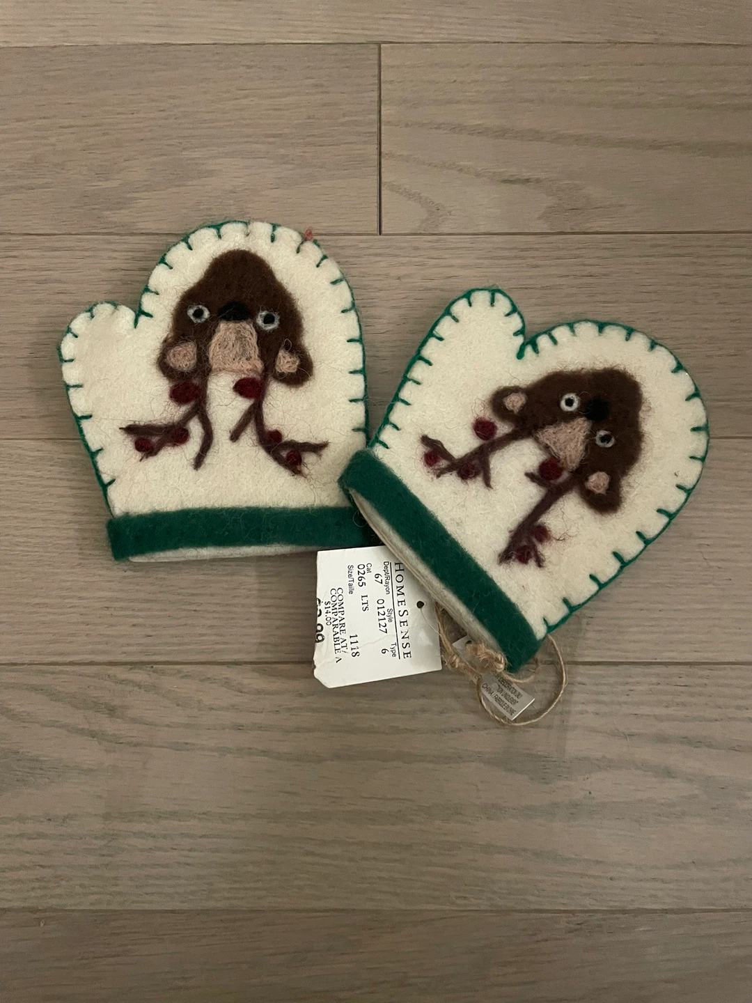 ⚽️ Felted decor Wool Mittens with Bird Design
