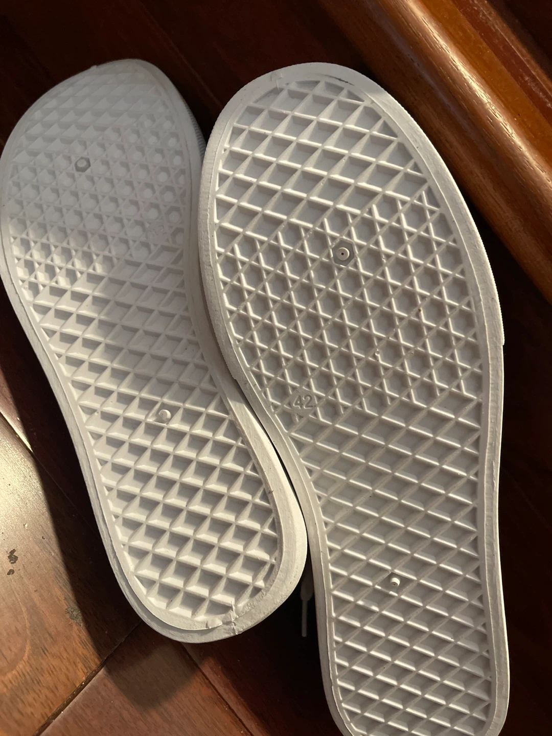 NEW White and Tan Low-Cut Sneakers ⚽ - photo 4