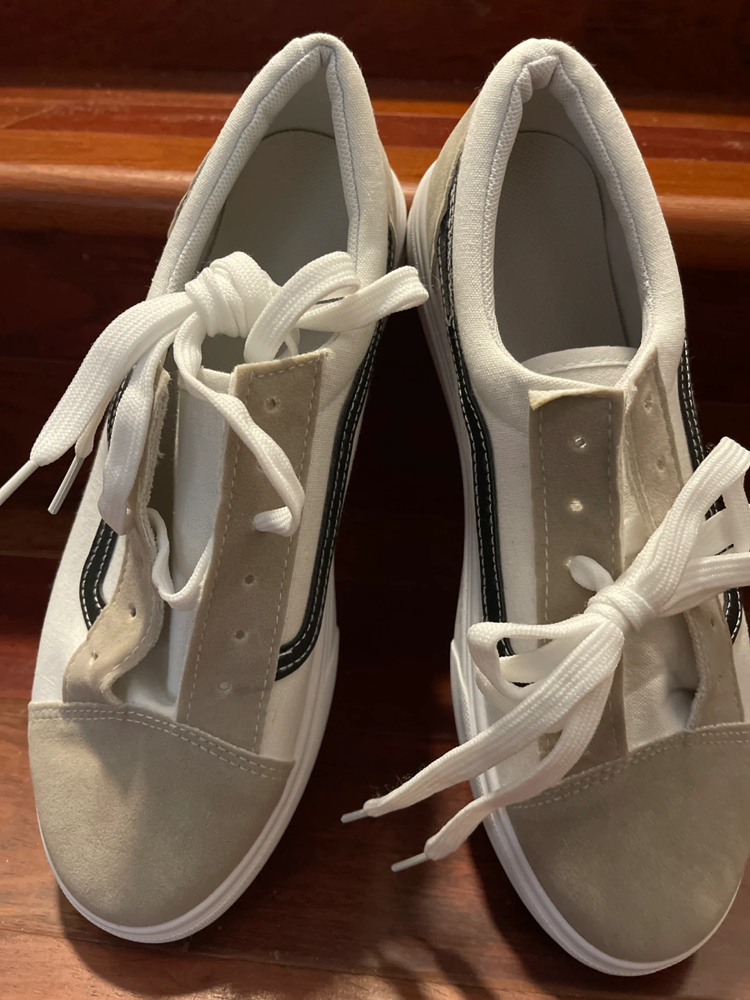NEW White and Tan Low-Cut Sneakers ⚽ - photo 2