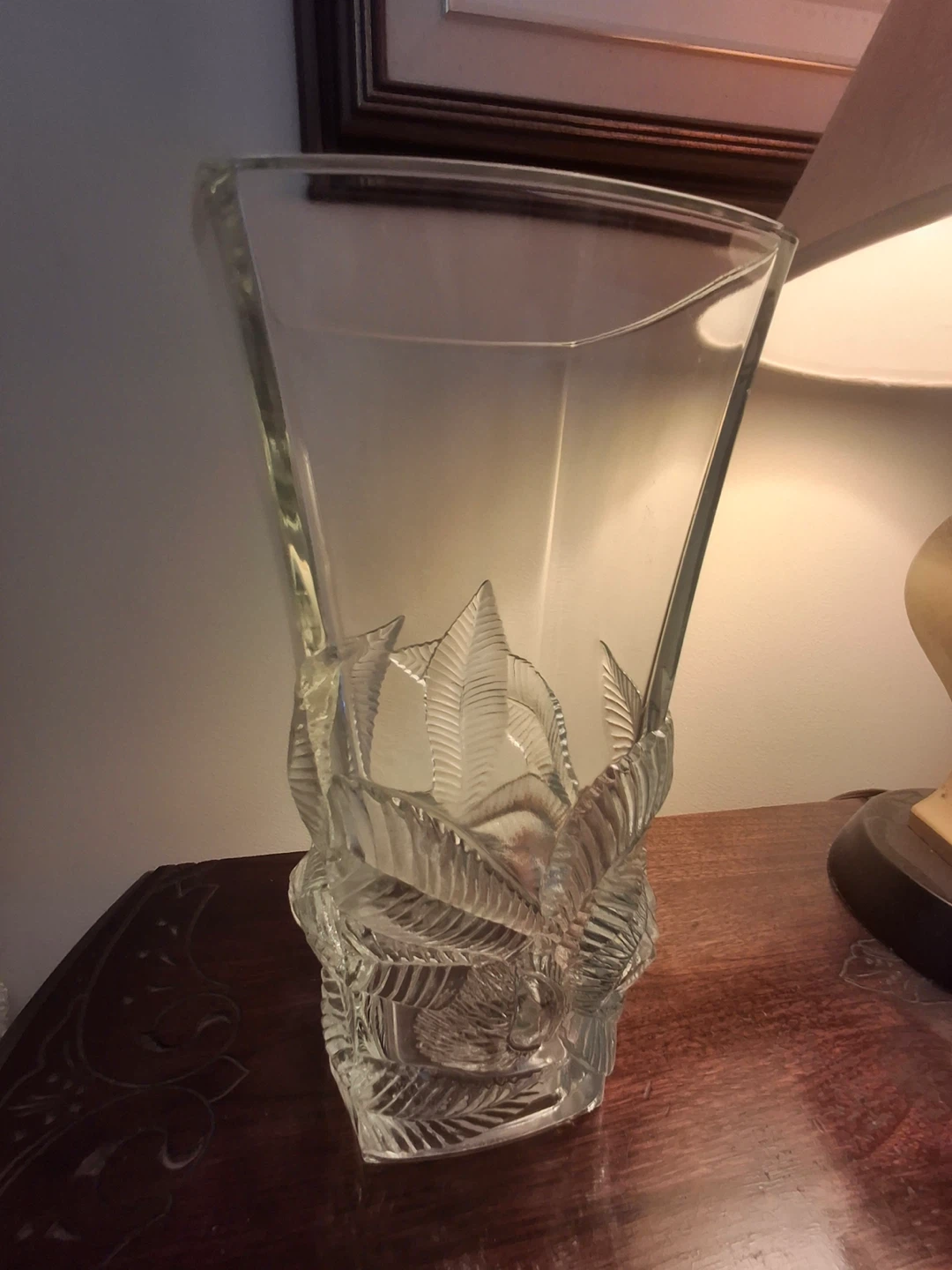 Clear glass embossed leaf vase - photo 2