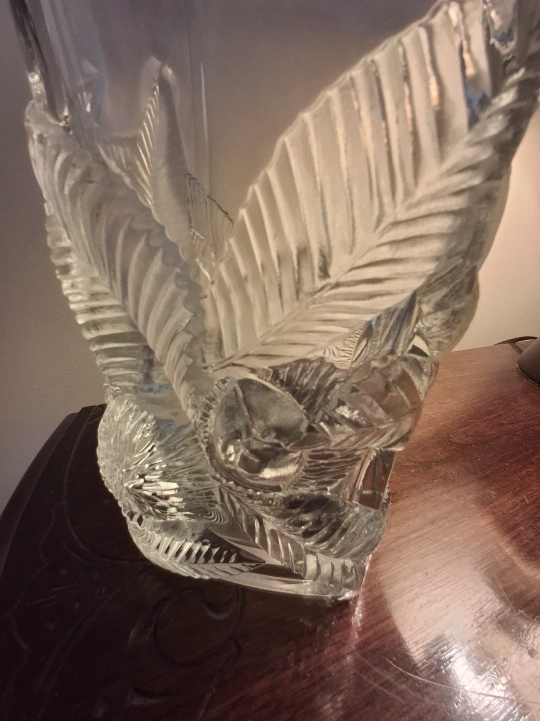 Clear glass embossed leaf vase - photo 3