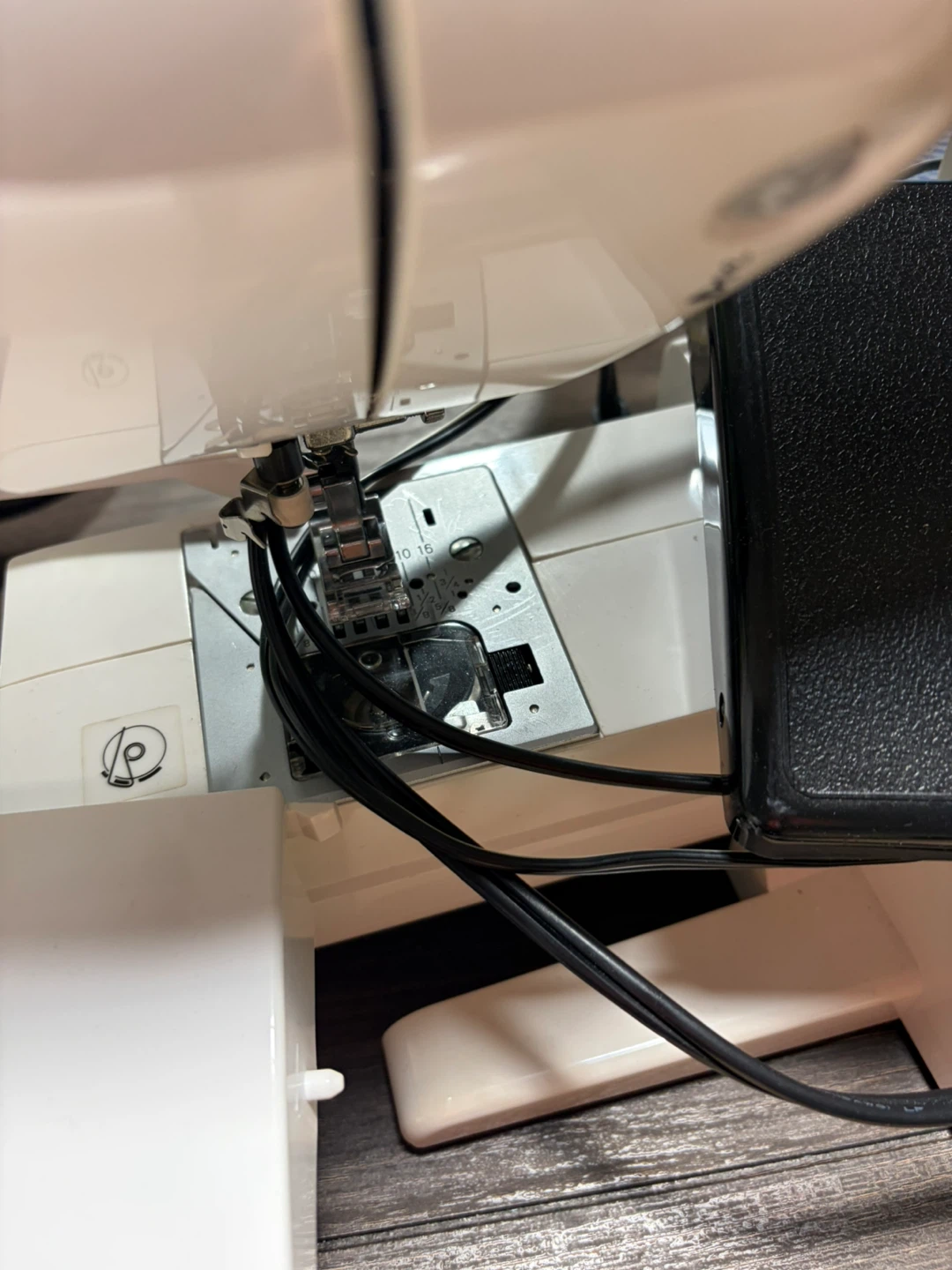 Singer Athena Sewing Machine - photo 4