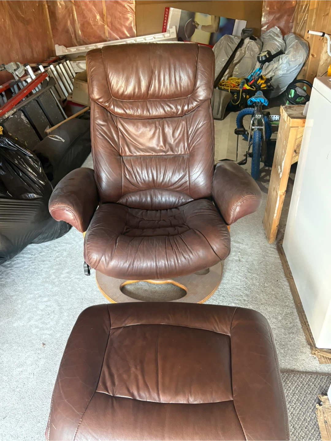 Brown Leather Swivel Chair with Ottoman - photo 4