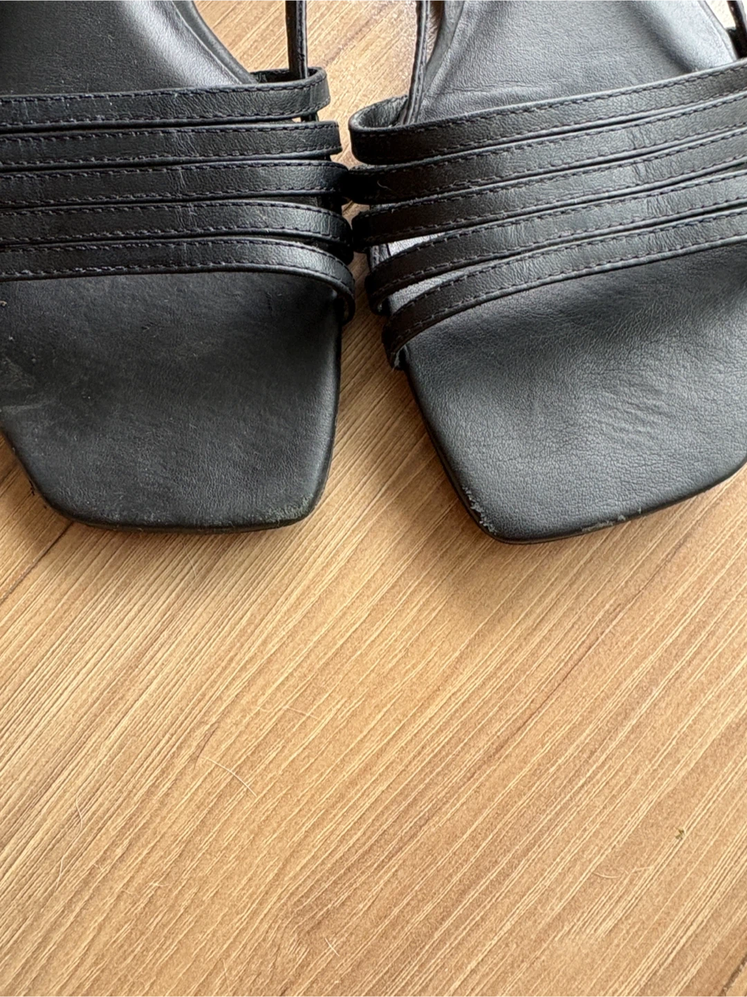 Reformation Black Strappy Flat Sandals Size 9 - photo 3