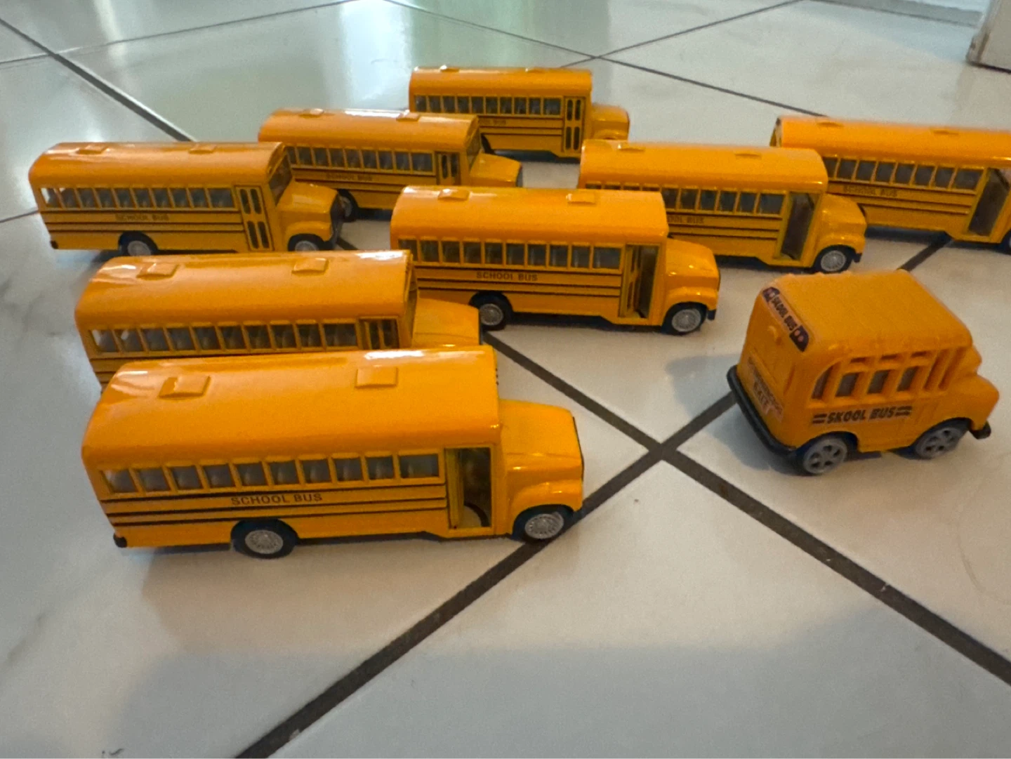 Toy School Buses - - photo 4