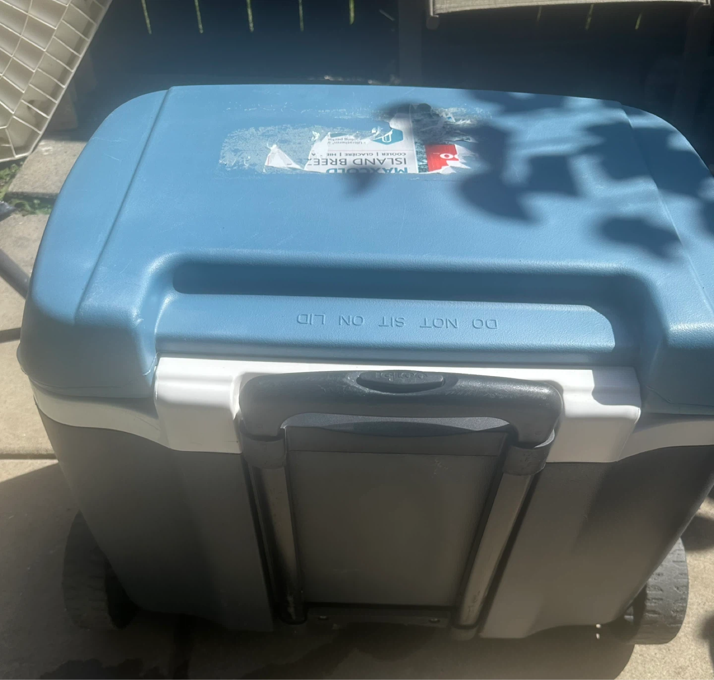 Igloo Maxcold Island Breeze Cooler