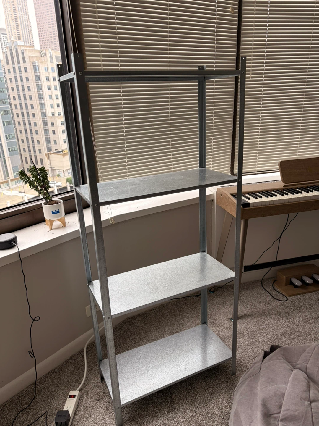 Metal 4-Shelf Shelving Unit