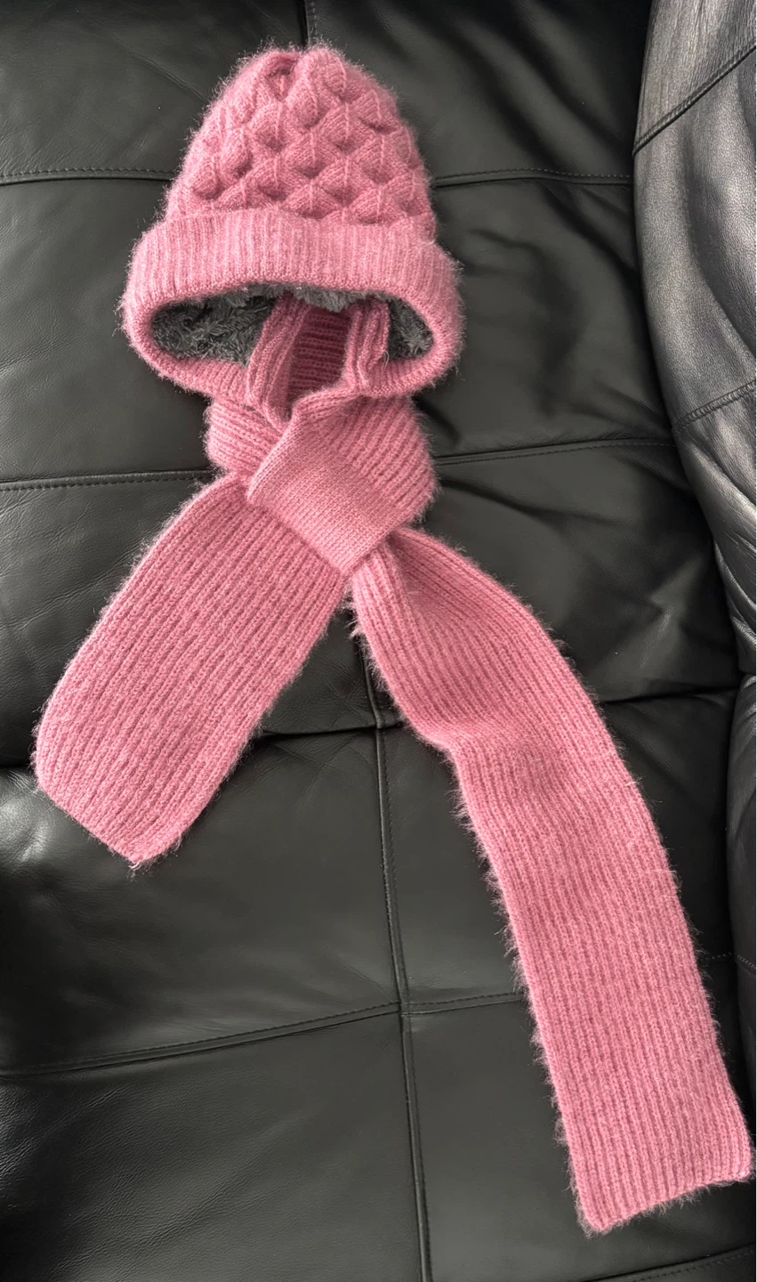 ⚽️Pink Knit Hat and Scarf Set