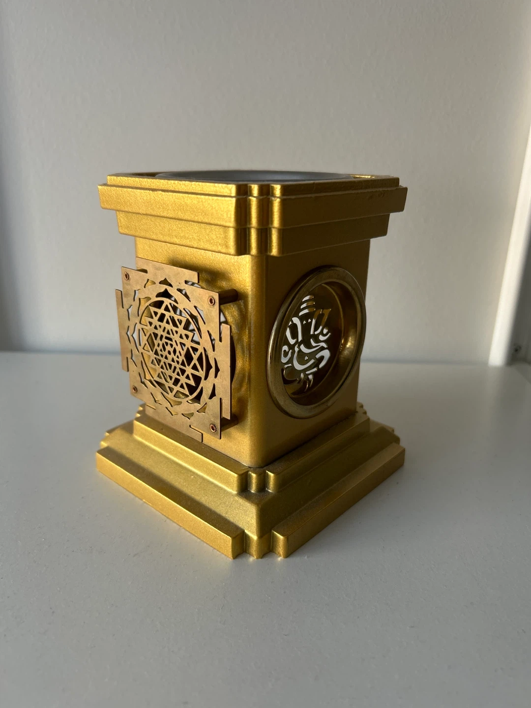 Gold Tone Ganesha Incense Burner ⚽