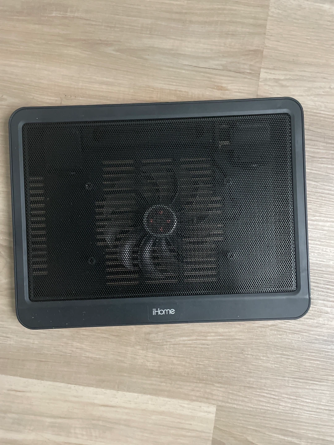 iHome IH-A300B Laptop Cooling Pad with Fan