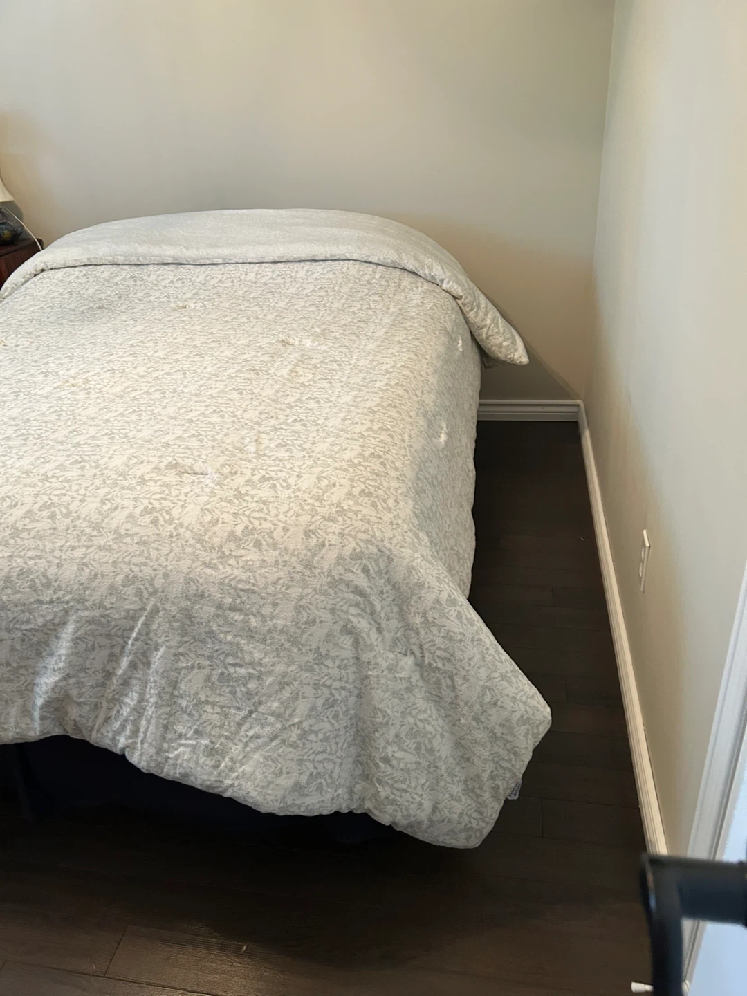 REVERSIBLE KING SIZE COMFORTER & PILLOWCASES (READ LISTING) - photo 5