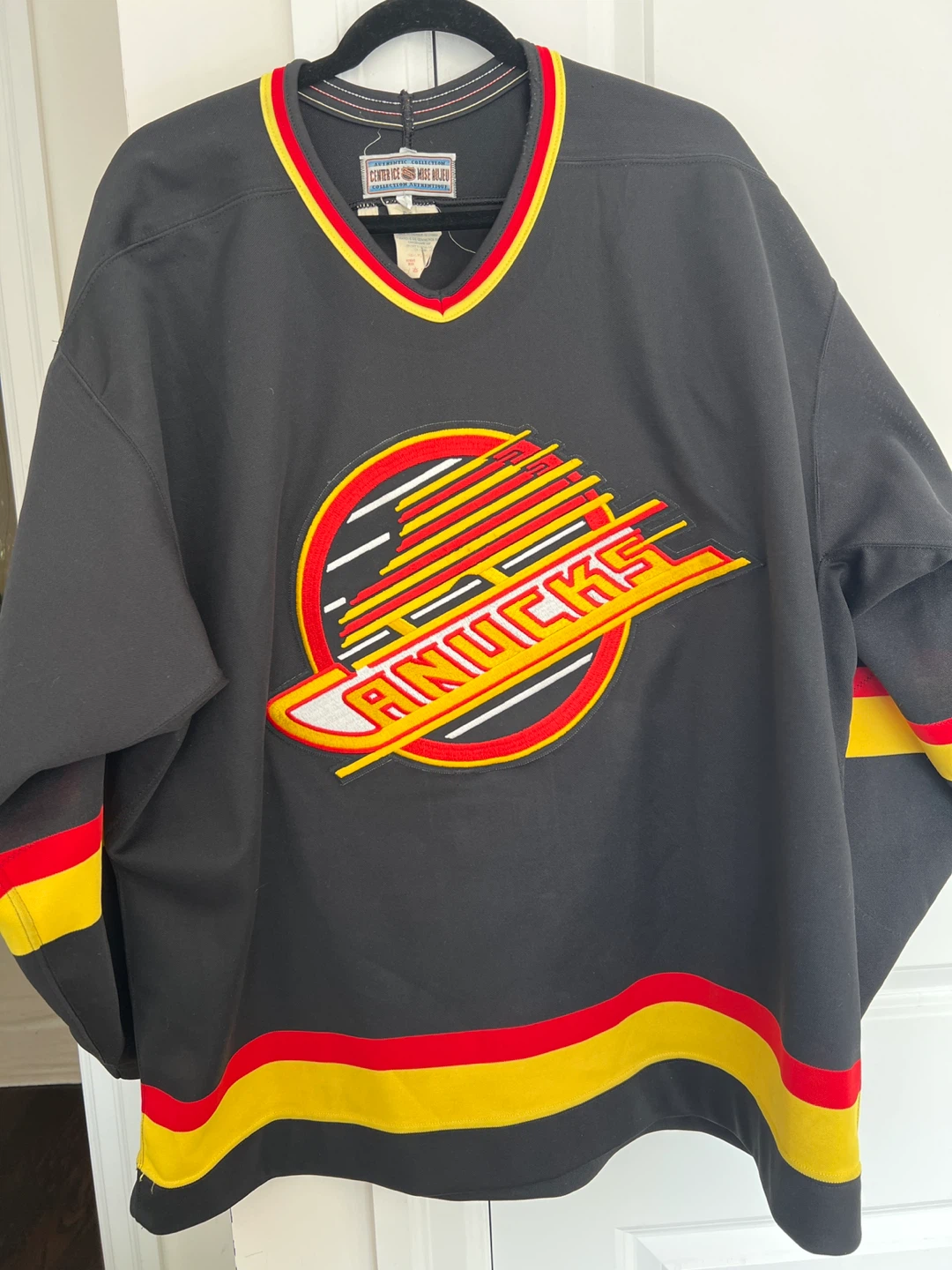 vintage CCM Vancouver Canucks Pavel Bure jersey