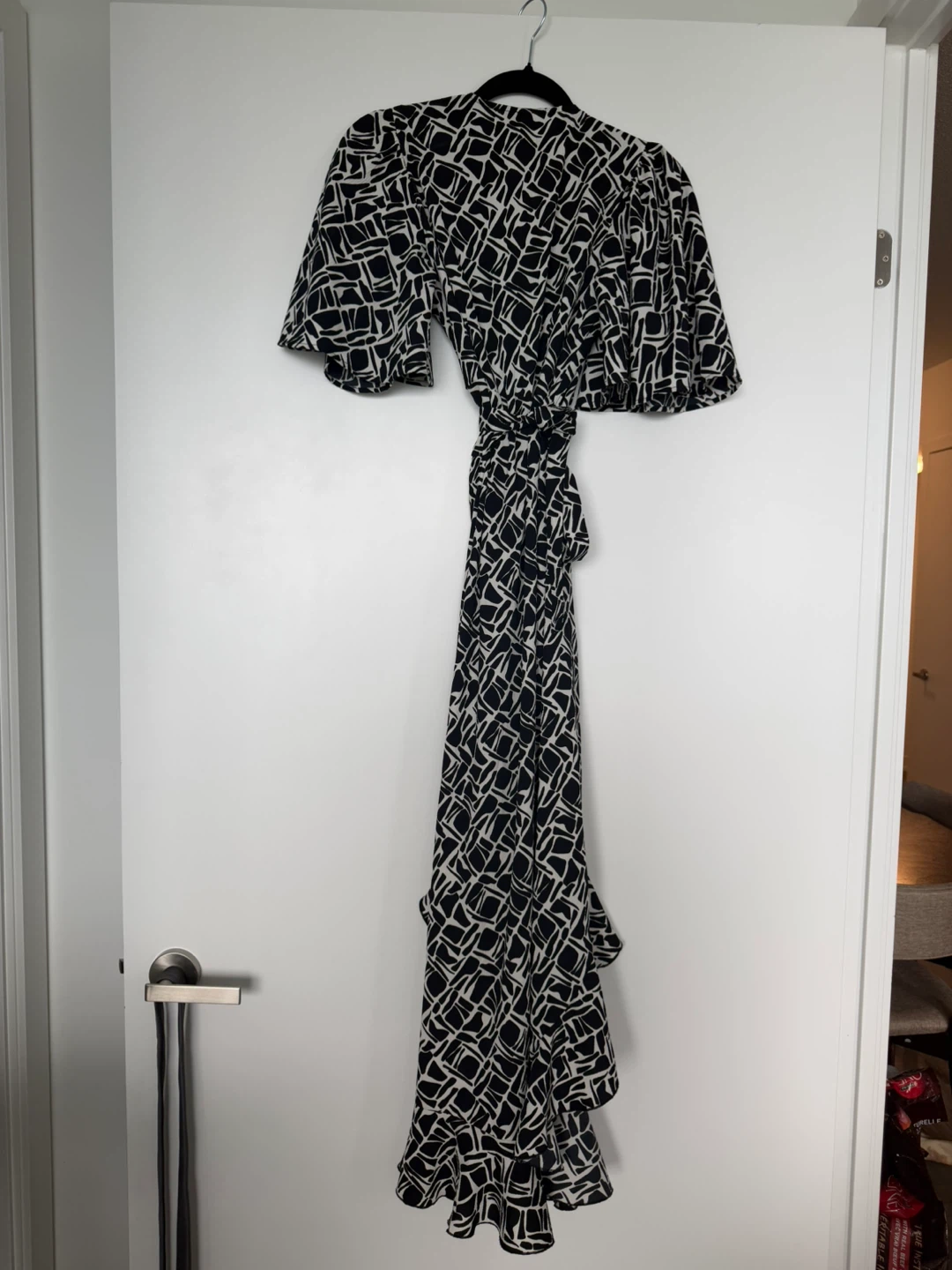 Vero Moda Women's Black and White Pattern Wrap Dress - photo 3