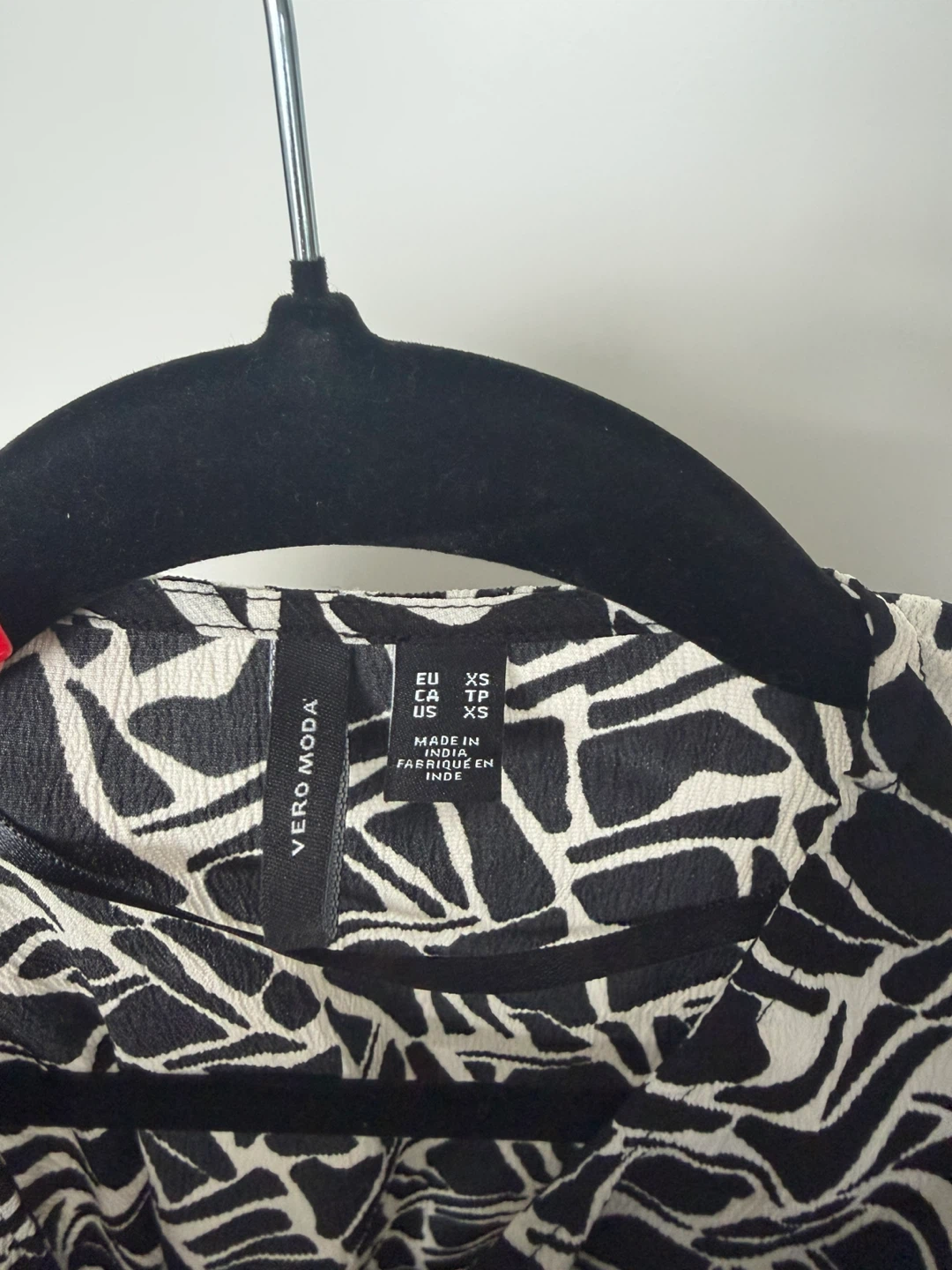Vero Moda Women's Black and White Pattern Wrap Dress - photo 5