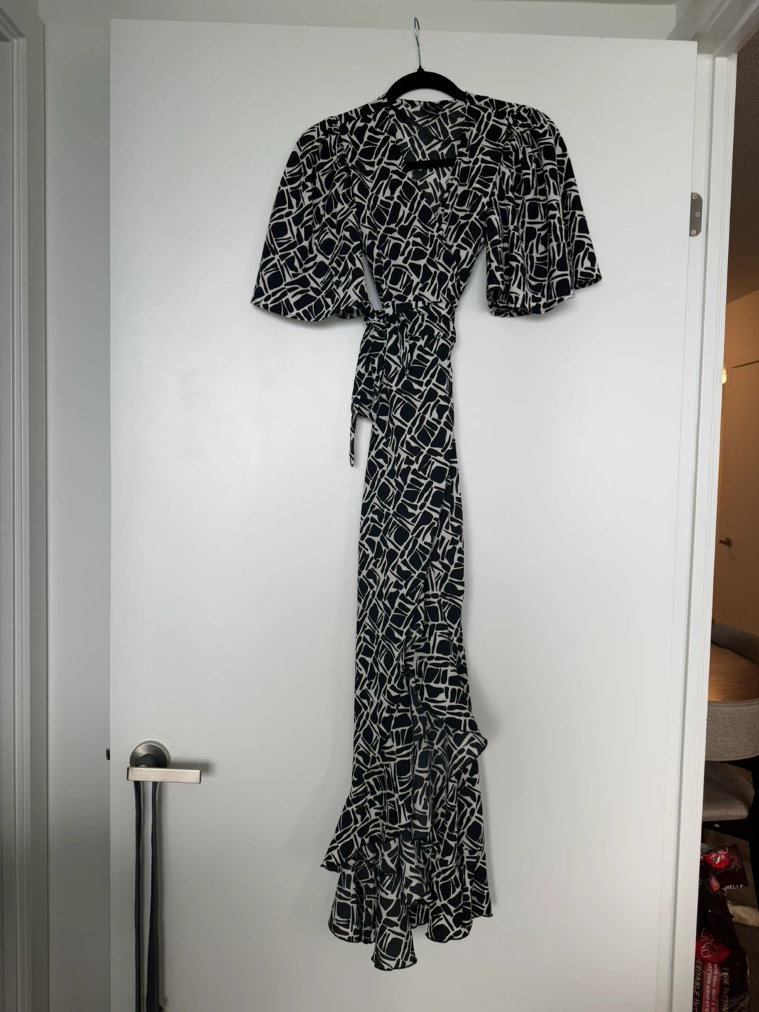 Vero Moda Women's Black and White Pattern Wrap Dress - photo 2