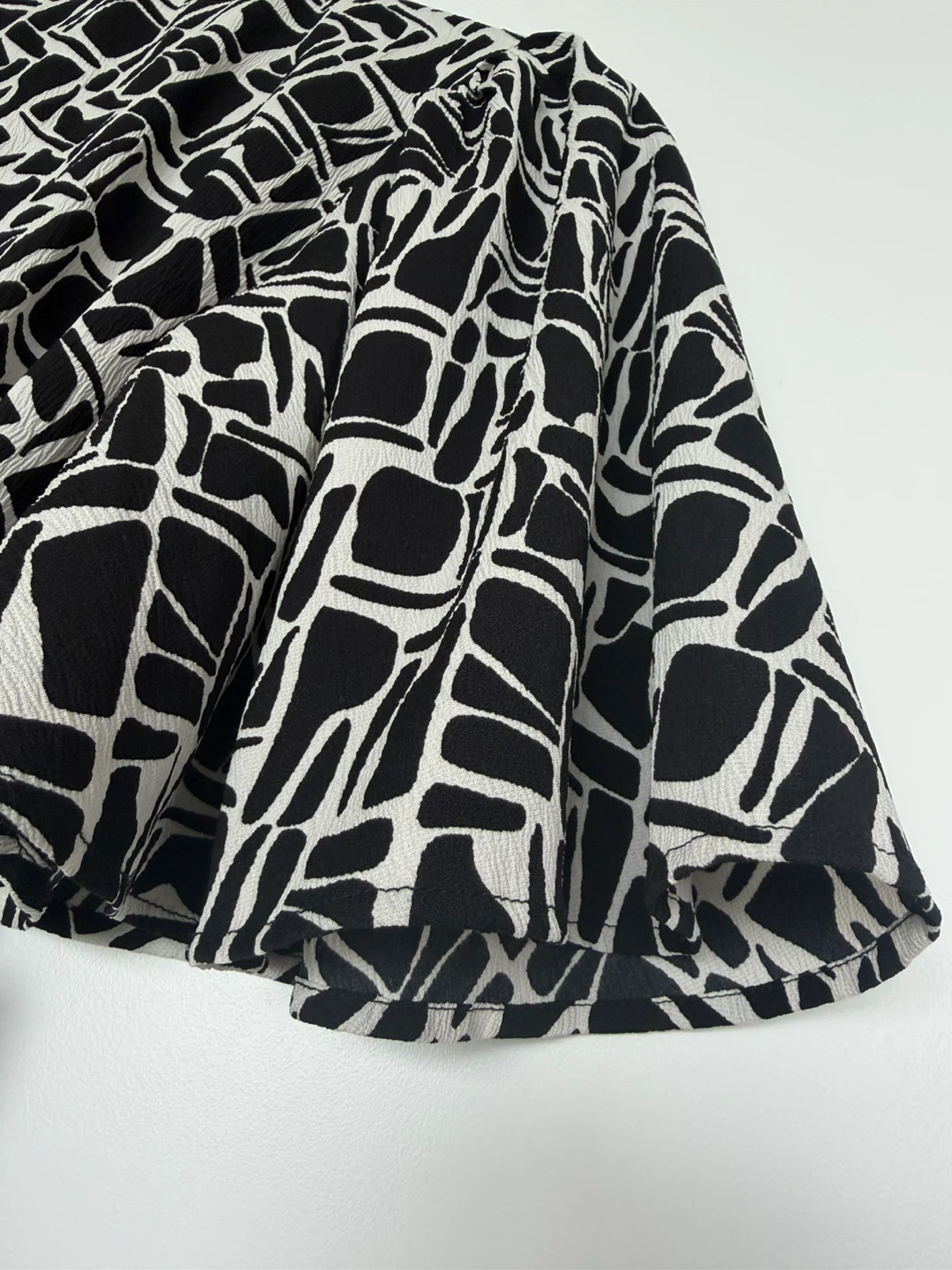 Vero Moda Women's Black and White Pattern Wrap Dress - photo 4