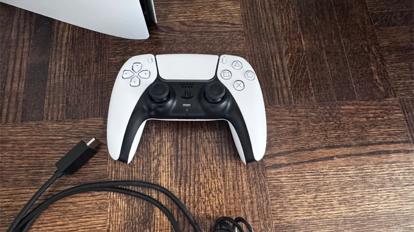 PS5 Digital Edition + Surge Charge Stand - photo 3
