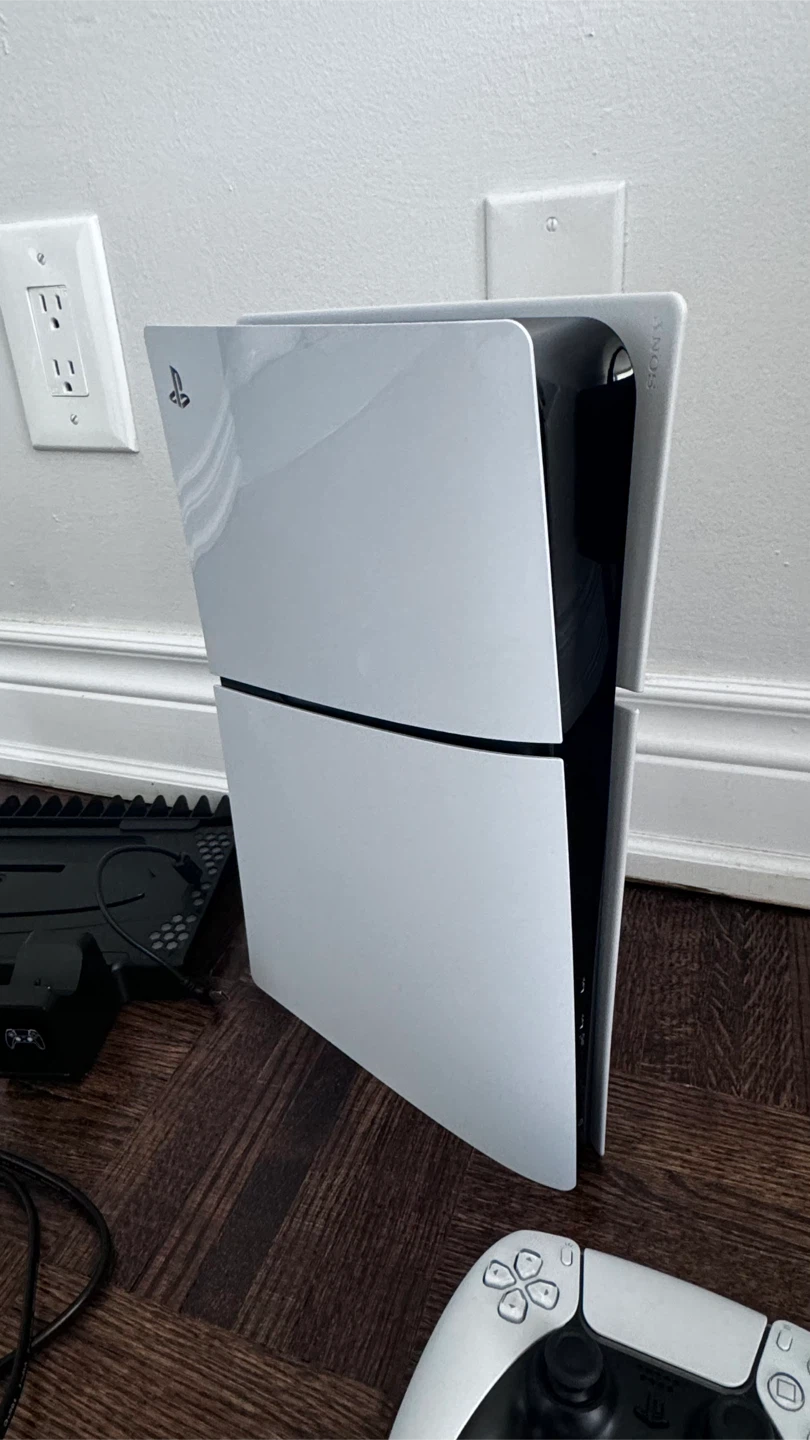 PS5 Digital Edition + Surge Charge Stand - photo 5