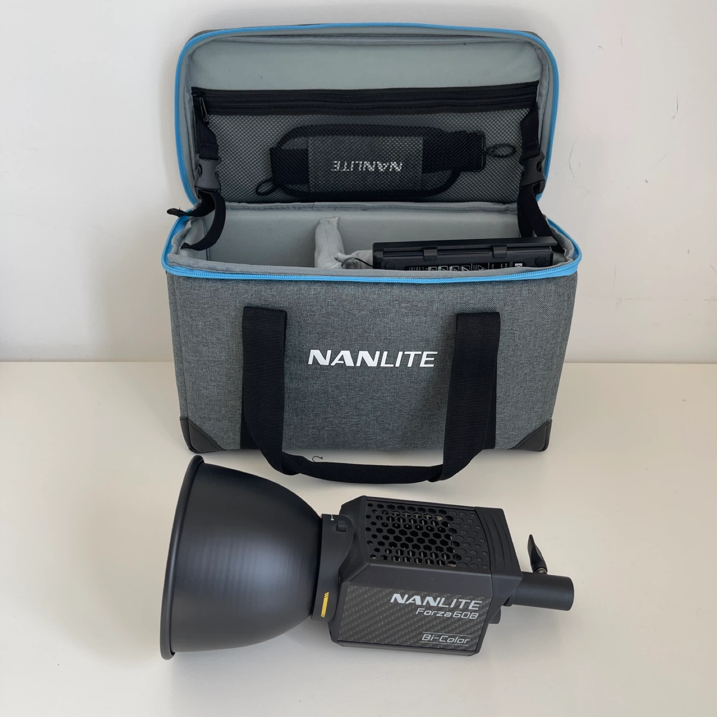 Nanlite Forza 60B Bi-Color LED Light – Functional, Screen Defect