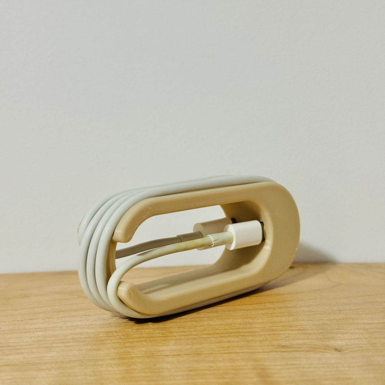Lightning to USB-C Cable Organizer Holder ⚽️ - photo 2