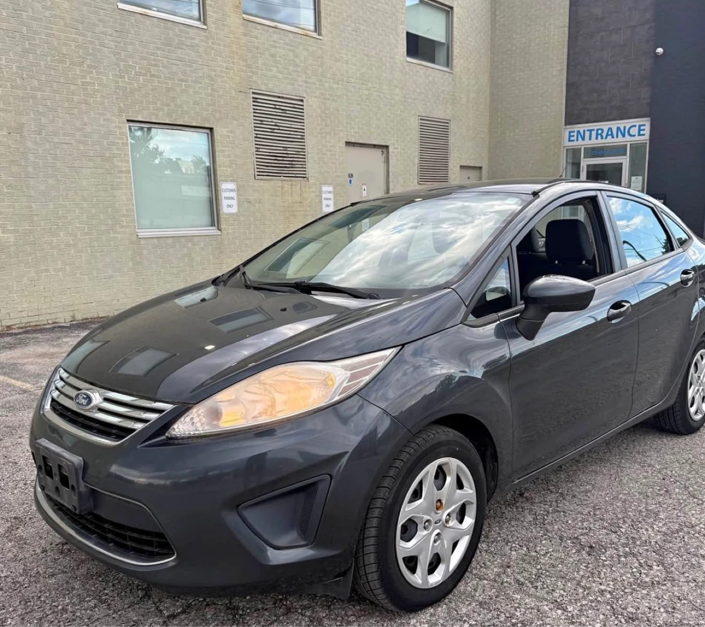 Dark Grey Ford Fiesta SE Sedan - photo 3