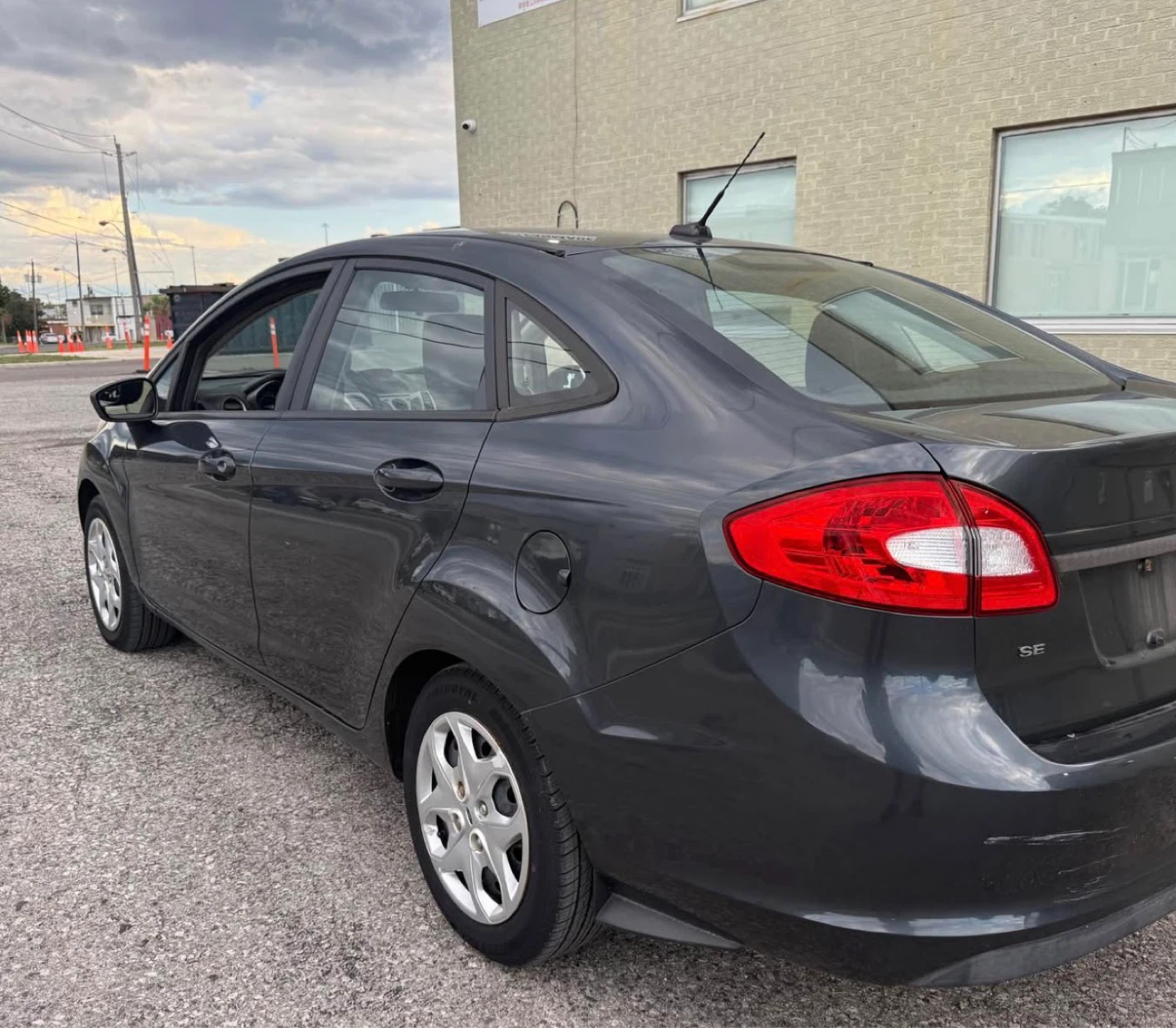 Dark Grey Ford Fiesta SE Sedan
