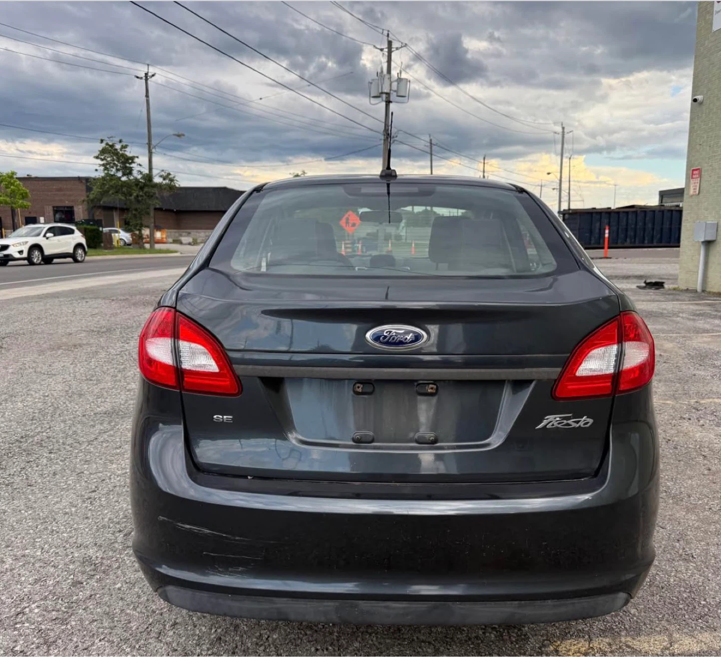 Dark Grey Ford Fiesta SE Sedan - photo 5