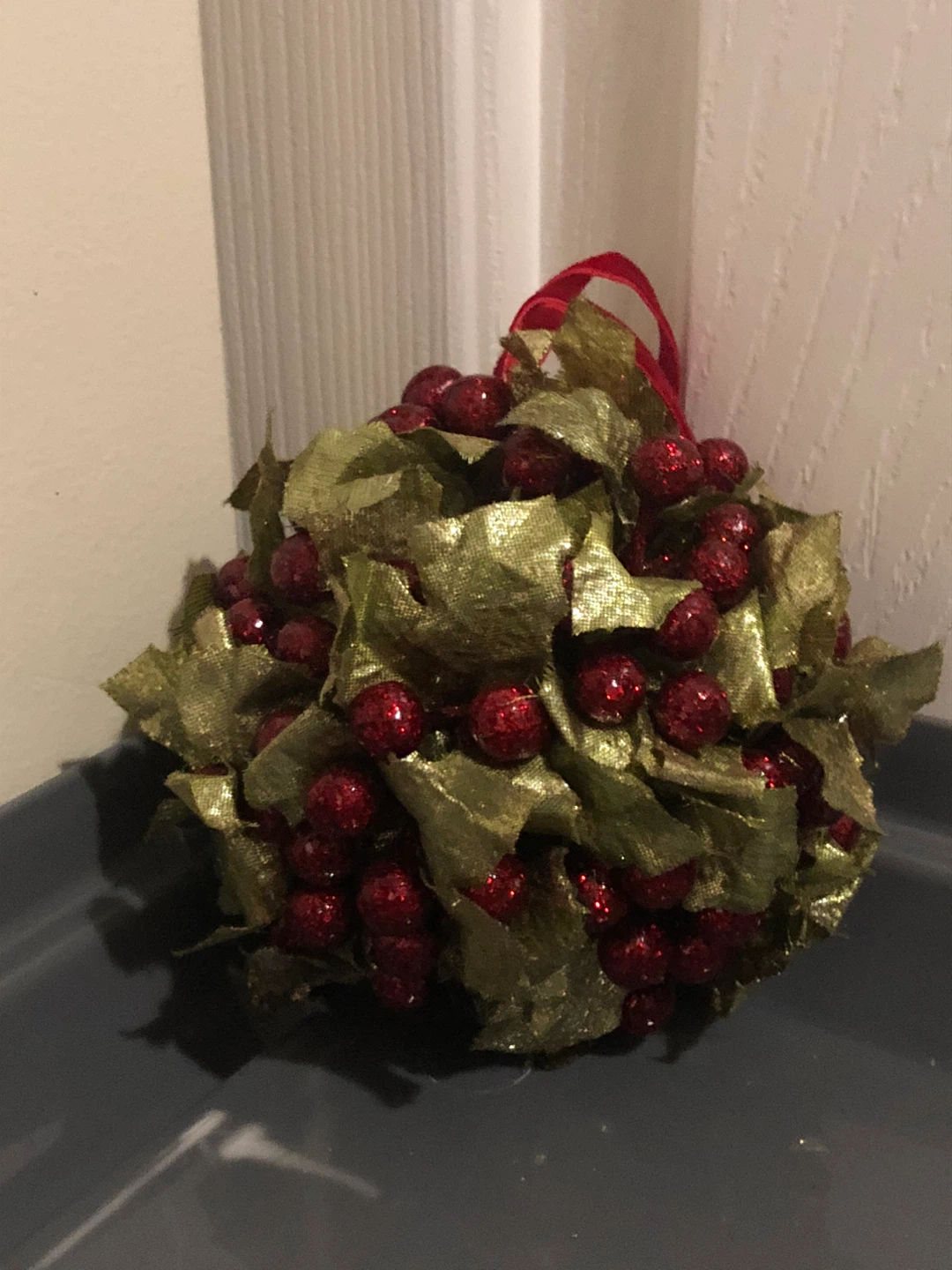 Mistletoe Ball Ornament ⚽️
