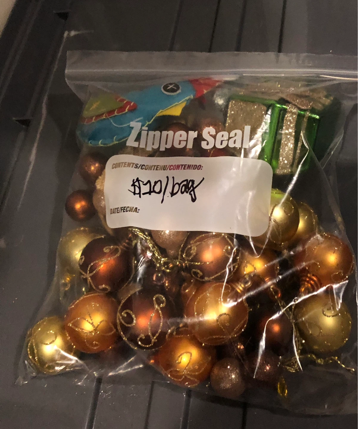 Bag of Assorted Christmas Ornaments ⚽️
