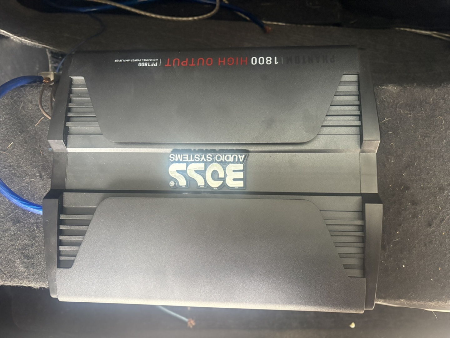 12 inch JL audio subs and amp - photo 2