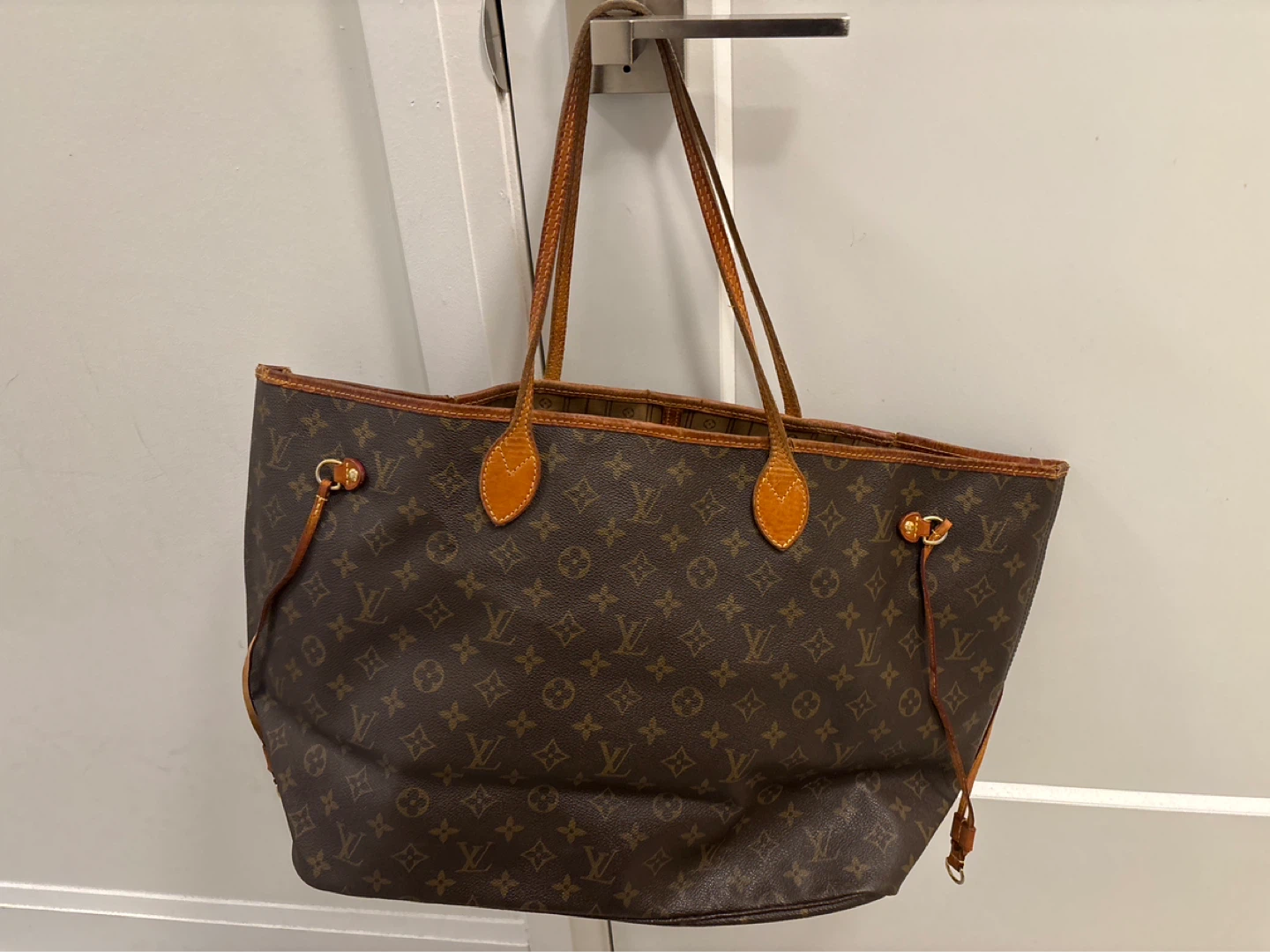 Louis Vuitton Monogram Neverfull Tote Bag - photo 2