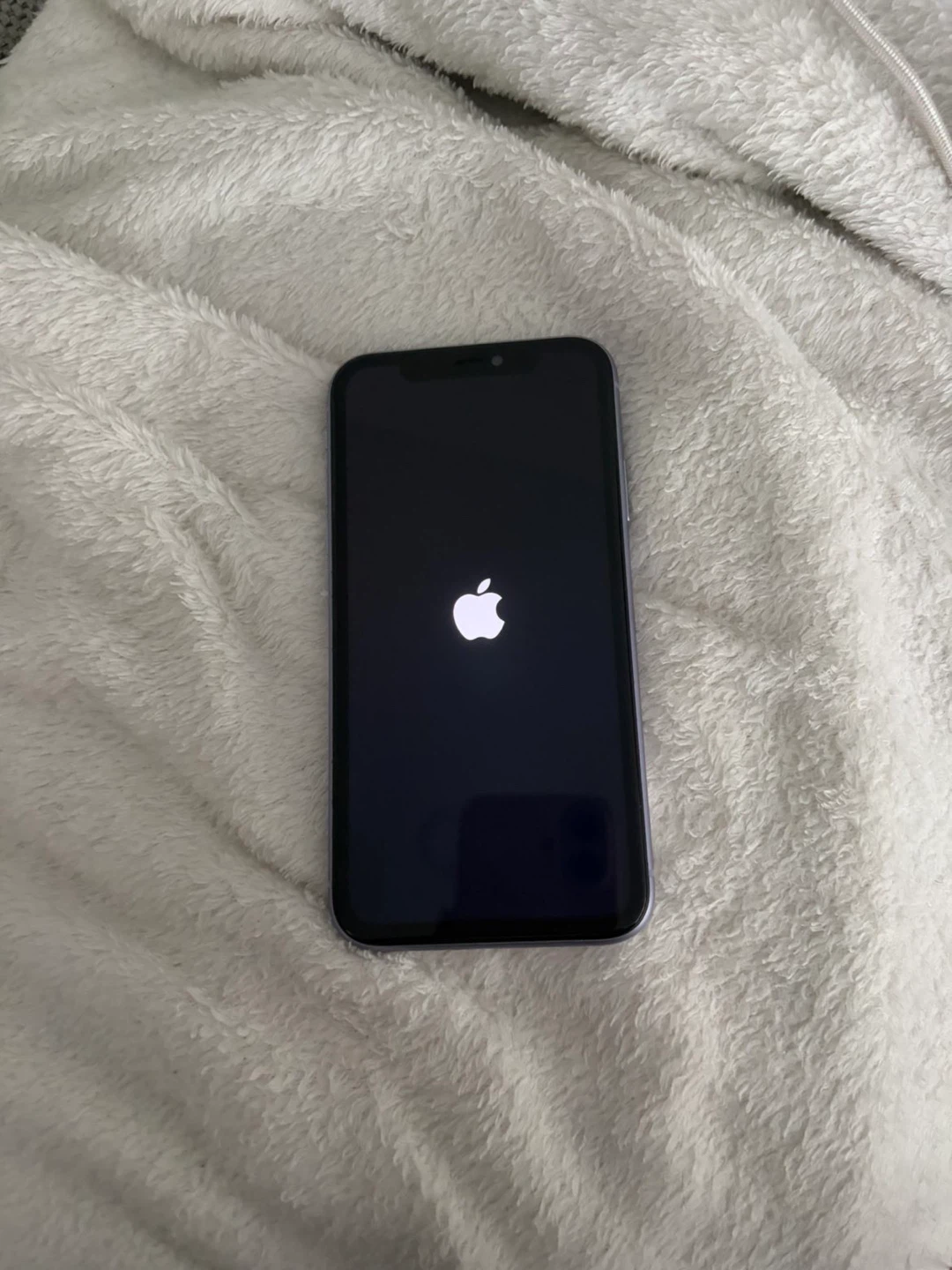 iPhone 11 - photo 2
